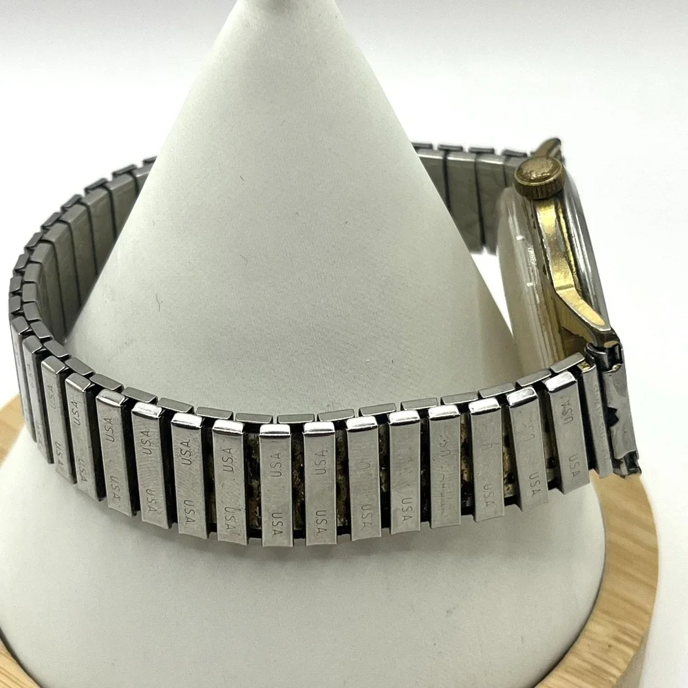 Vintage Waltham Wristwatch‎ Karat Clad Gold Shock Resistant Men's 17 Jewels